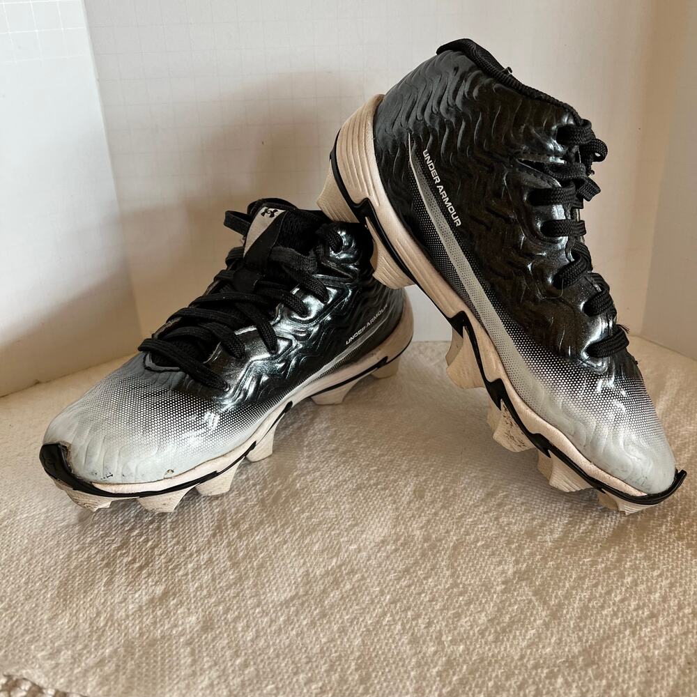 Under Armour Boys' Spotlight Hammer Jr Football Cleats Sz 13